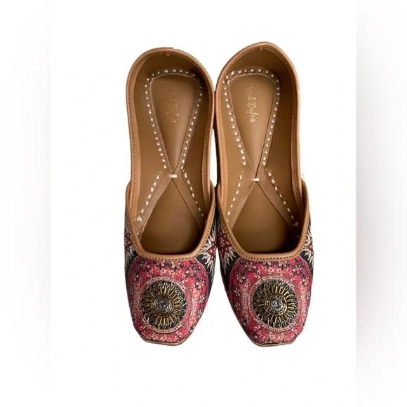 Vareli Bafna Pink Multi-Colored Printed Embroidered Juttis - EU 38 - Picture 3 of 9